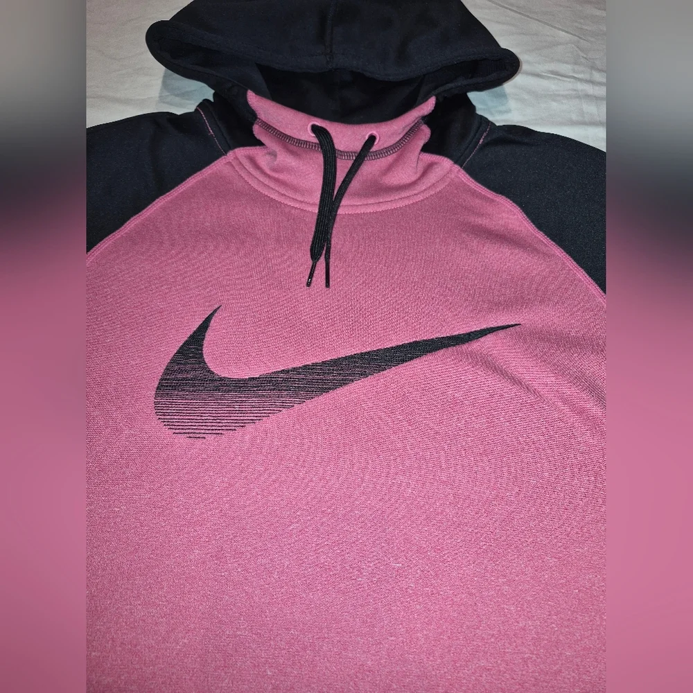 Nike Therma-Fit Hoodie -NWOT- Women's Size Large